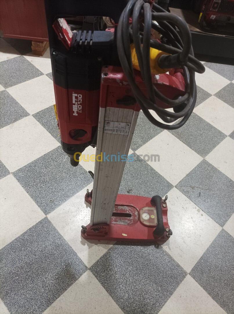 Carouteuse hilti  DD130