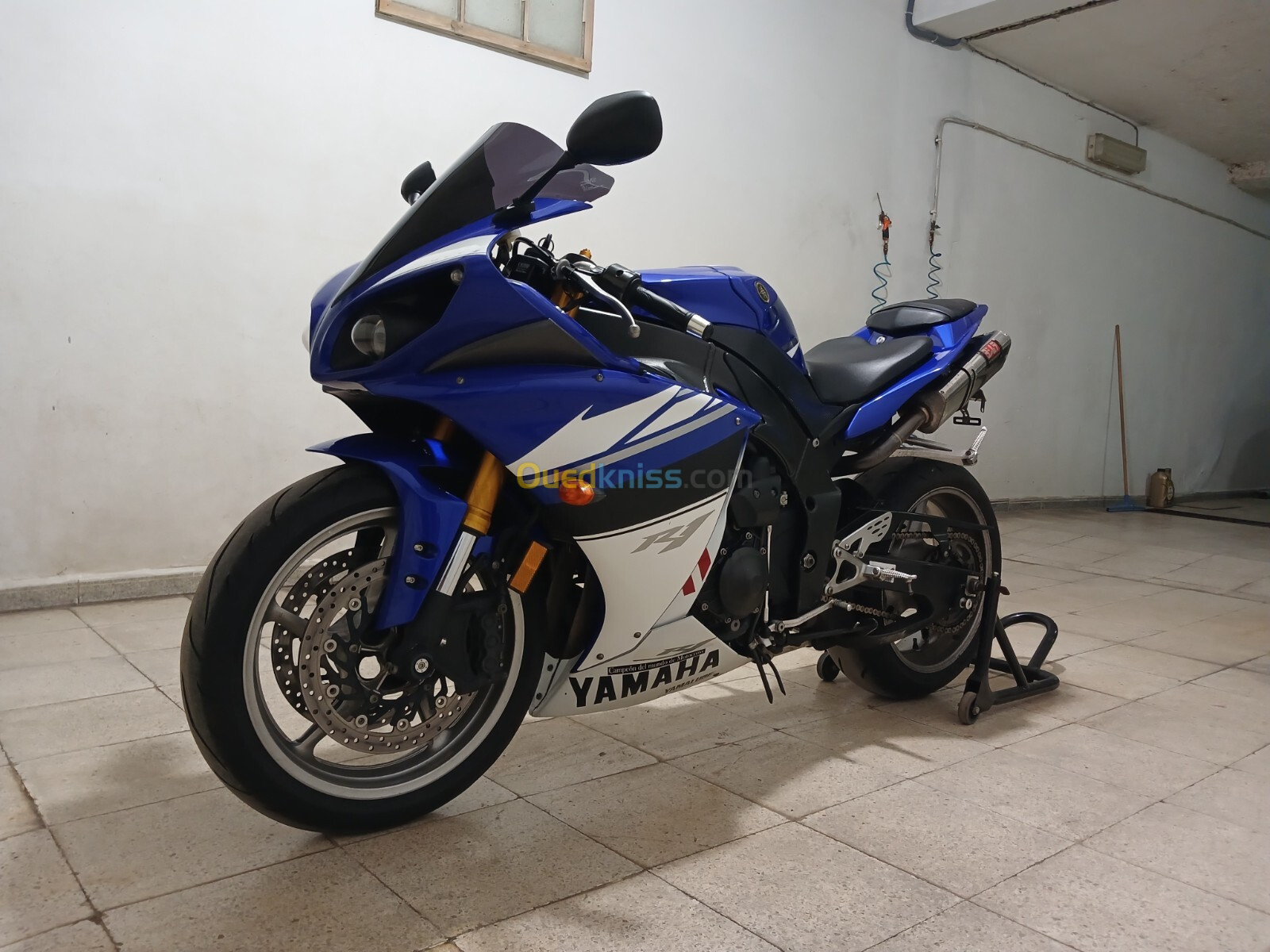 Yamaha R1 crosplaine 2011