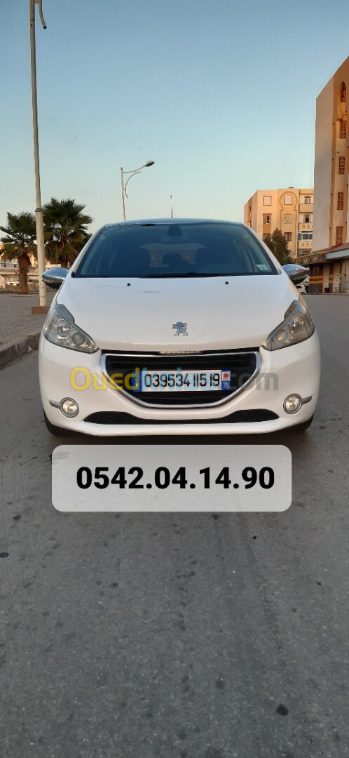 Peugeot 208 2015 Allure