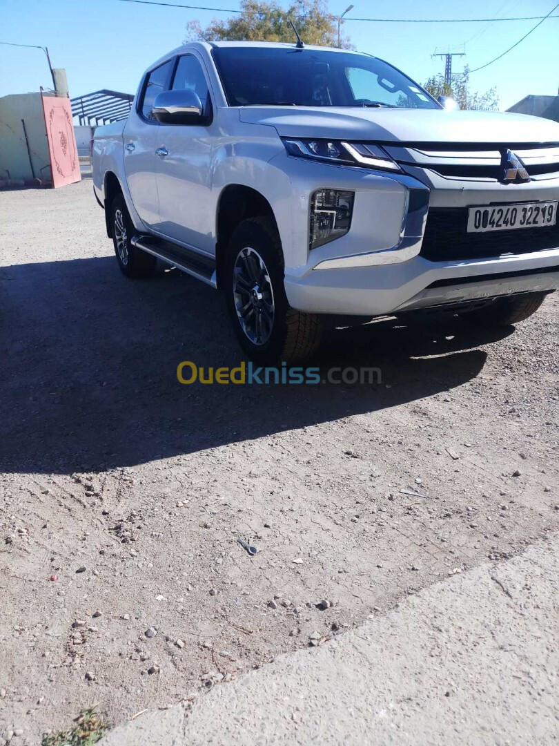 Mitsubishi L200 2022 Doube cabine Evolution