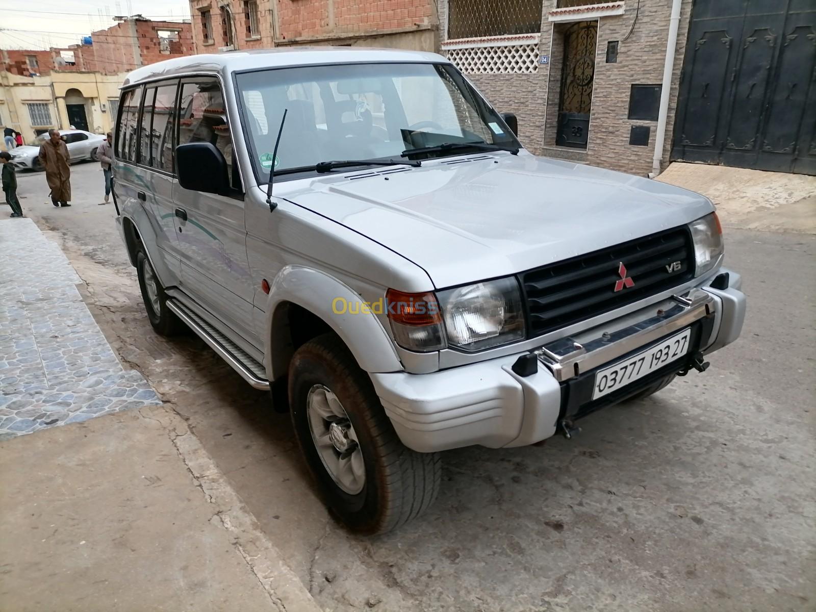 Mitsubishi Pajero Court 1993 