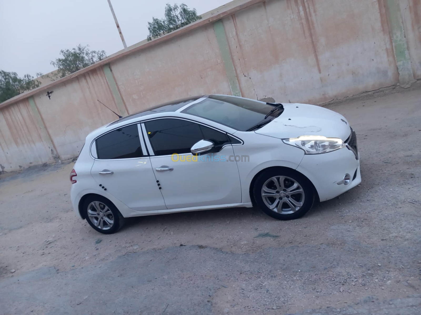 Peugeot 208 2015 Allure