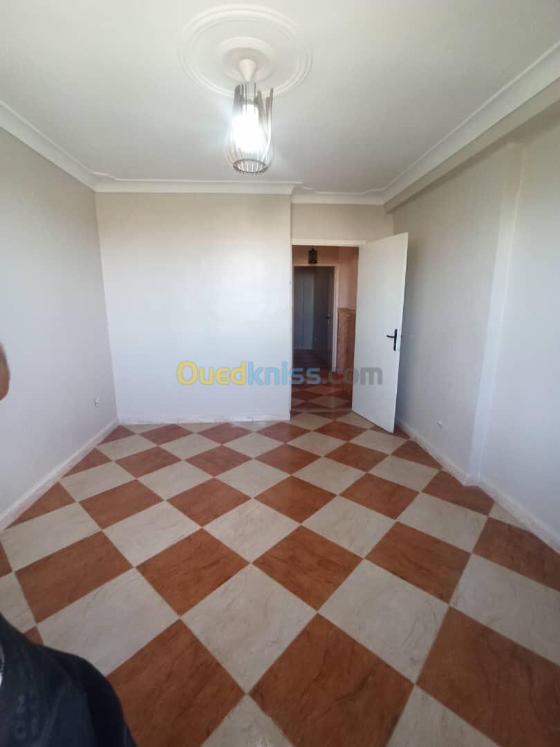 Location Appartement F03 Boumerdès Corso