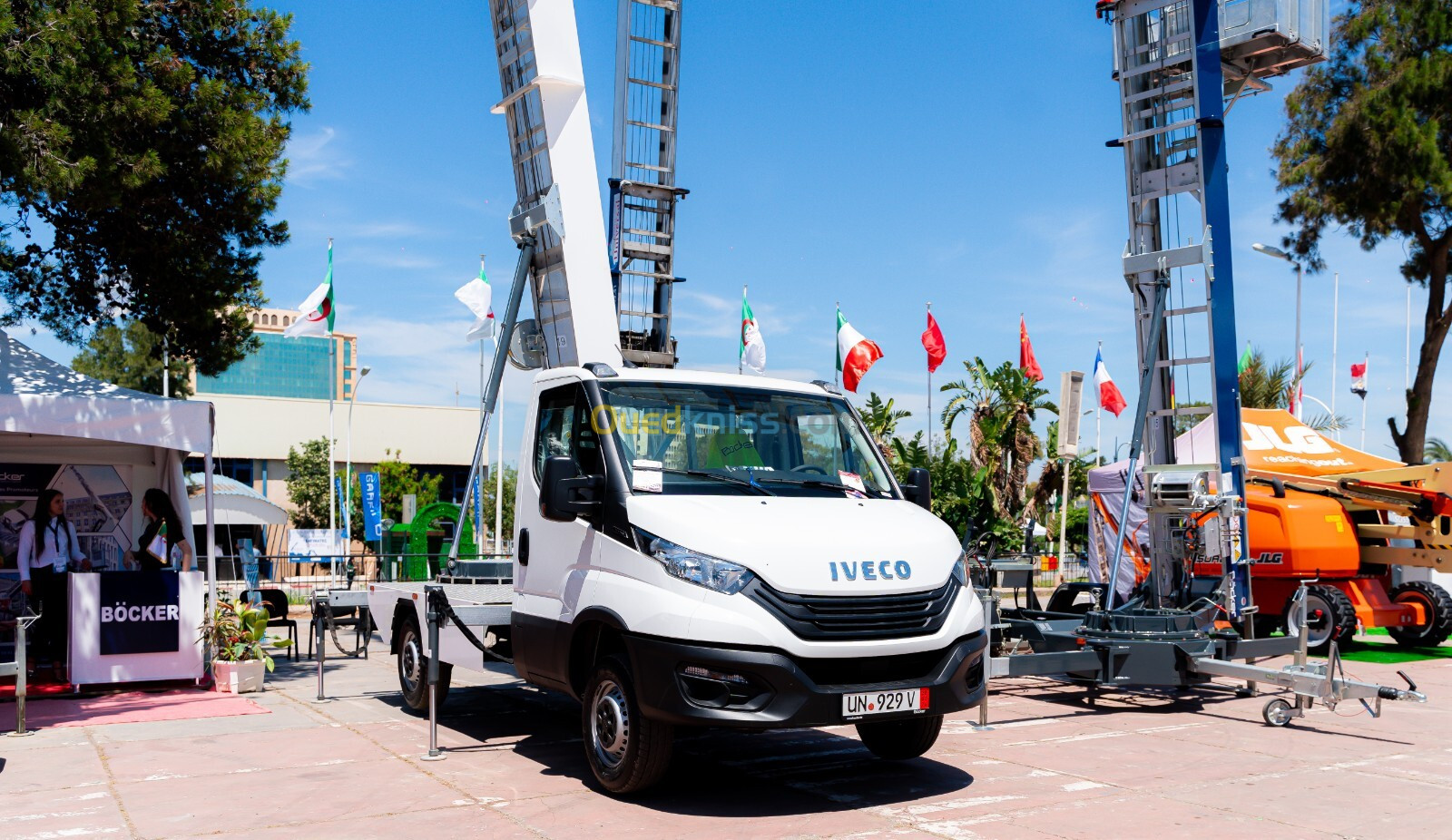 Monte-meuble sur camion Iveco (Allemand)