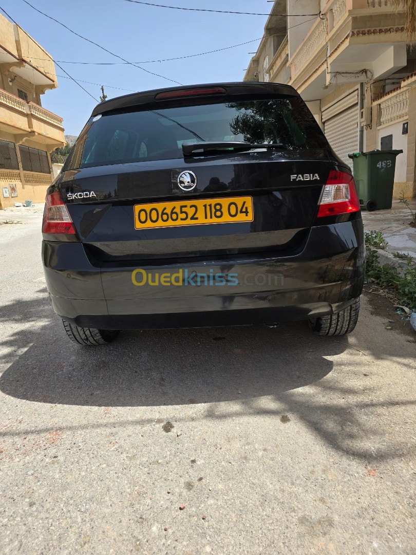 Skoda Fabia 2018 Style (avec toit panoramique)