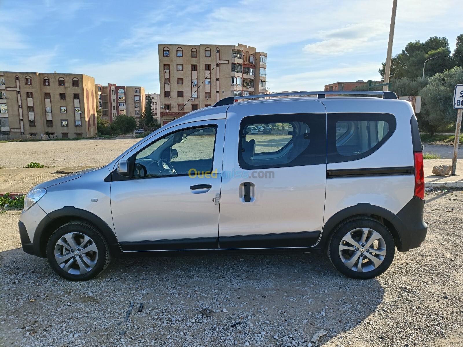 Renault Kangoo 2024 Vitrine