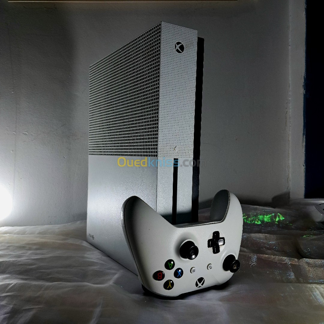 Xbox one S 1TB + manette org