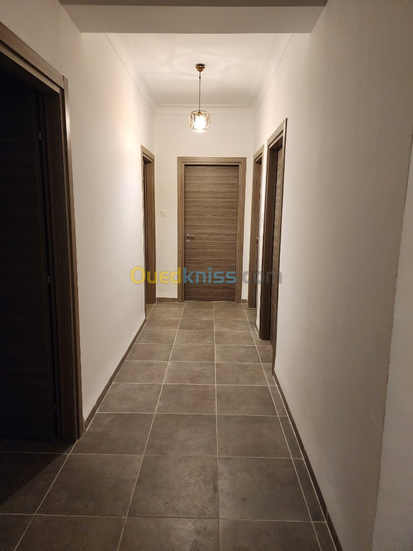 Location Appartement F4 Alger Hydra