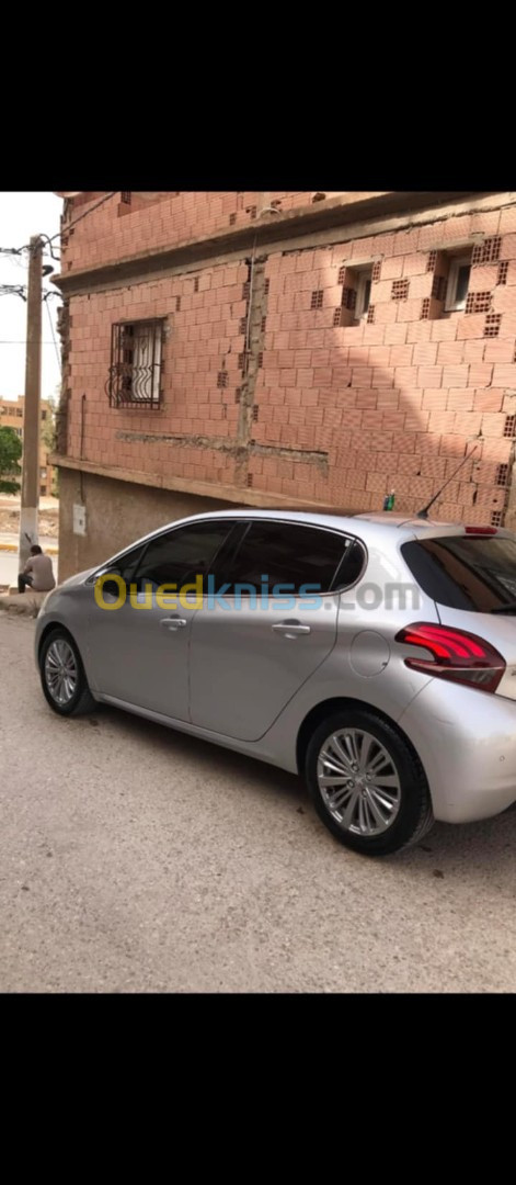 Peugeot 208 2019 Allure