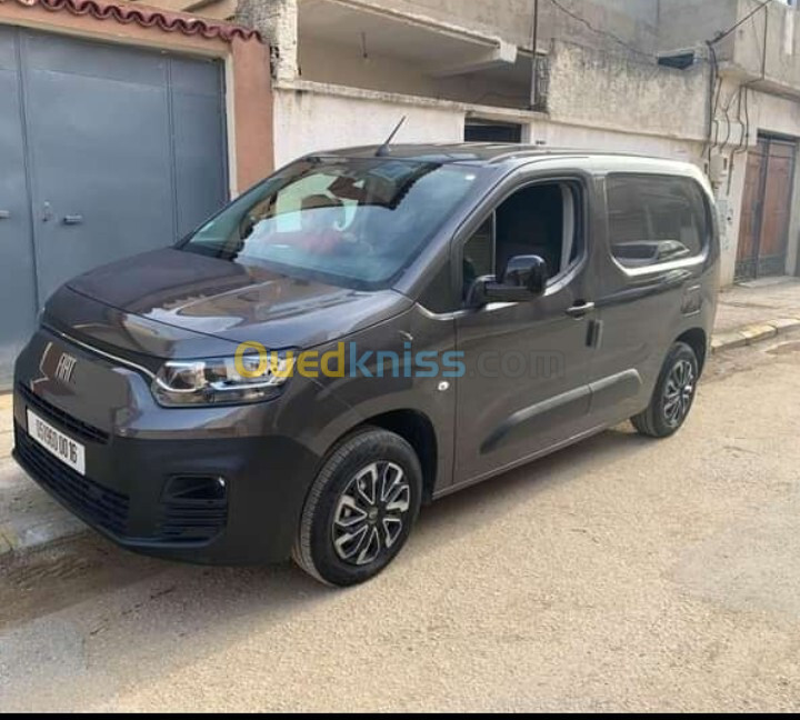 Fiat Doblo 2023 Italien