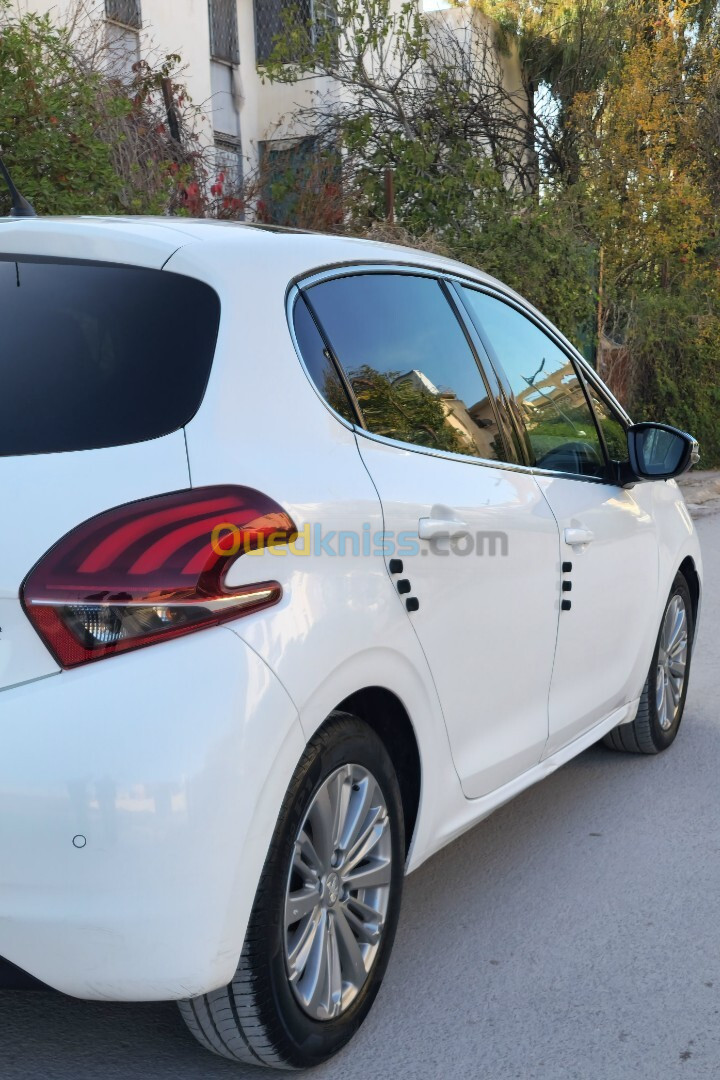 Peugeot 208 2015 Allure Facelift