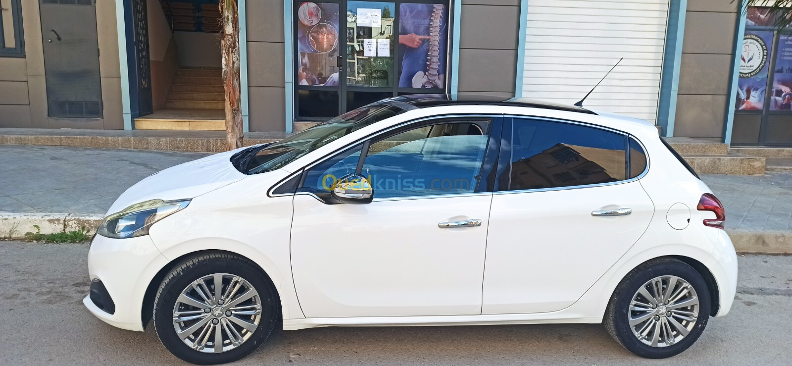 Peugeot 208 2015 Allure Facelift