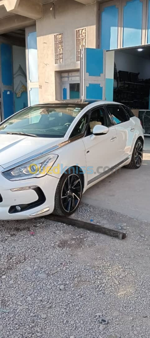 Citroen DS5 2014 SPORT CHIC en panne