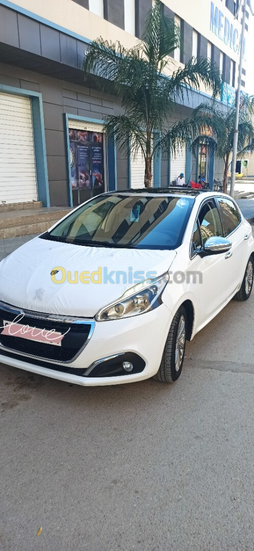 Peugeot 208 2015 Allure Facelift