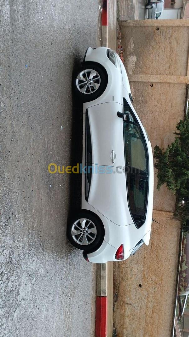 Renault Clio 4 2015 Limited 2