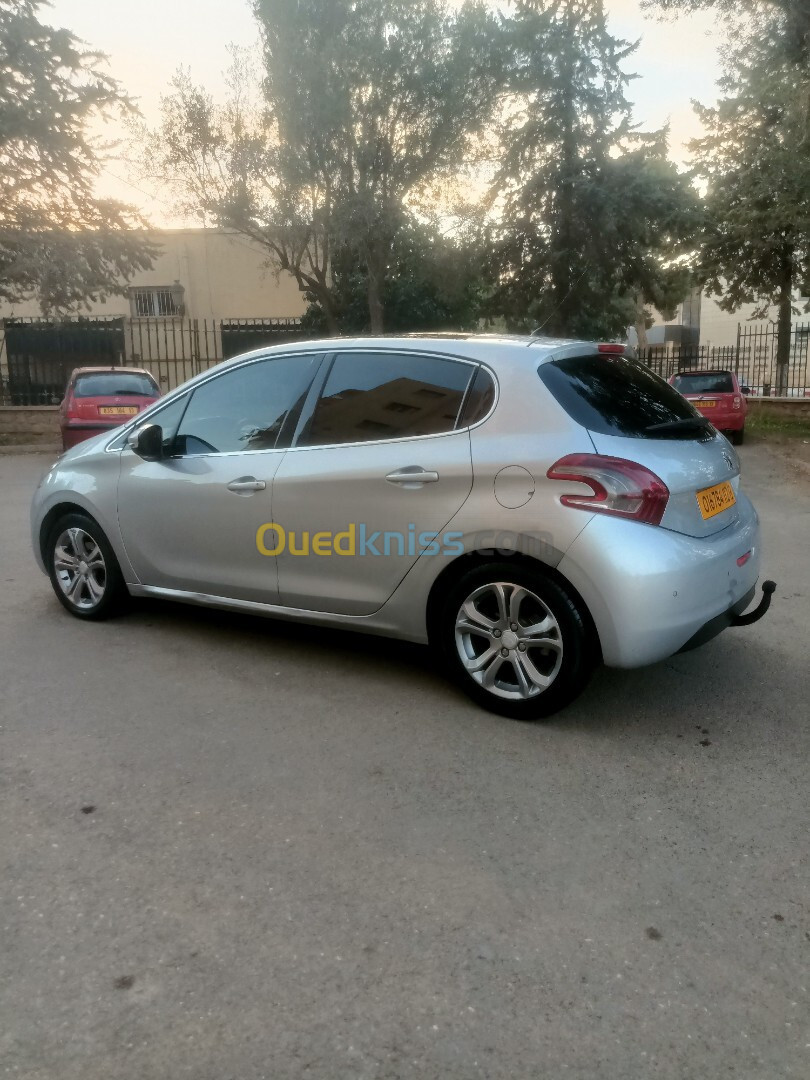 Peugeot 208 2012 Allure