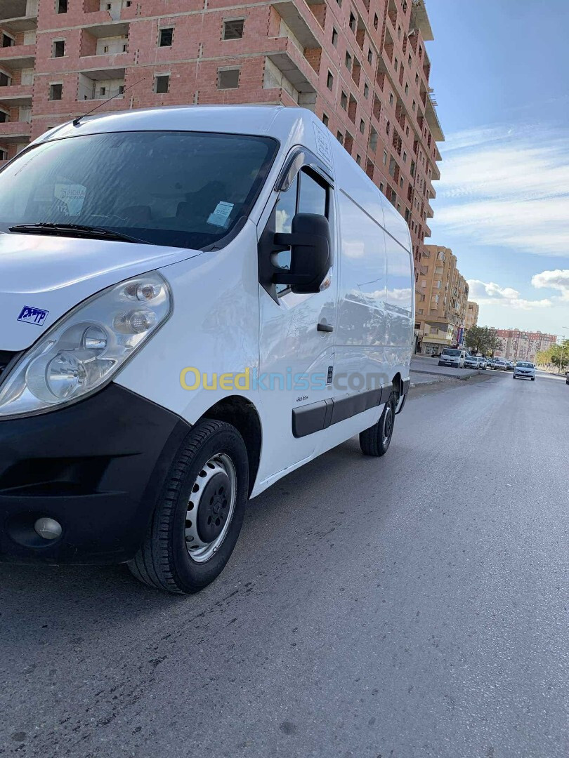 Renault Master 2 panneaux 2012