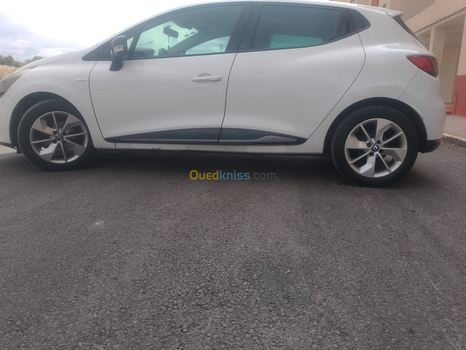 Renault Clio 4 2015 Limited 2