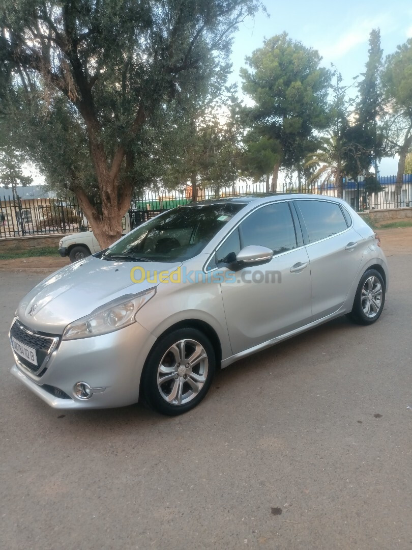 Peugeot 208 2012 Allure