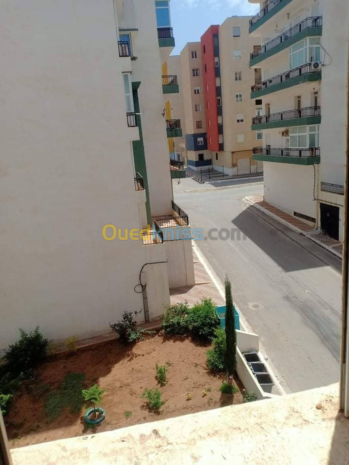 Location vacances Appartement F4 Mostaganem Mostaganem