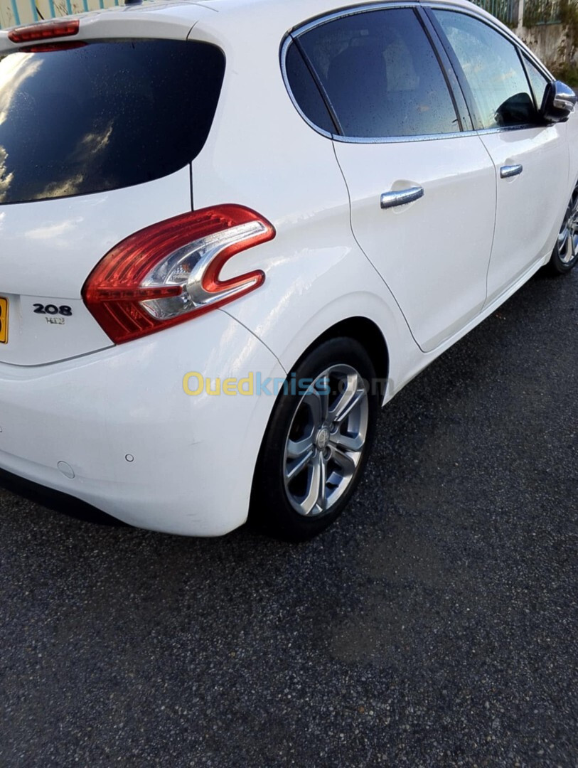 Peugeot 208 2015 Allure