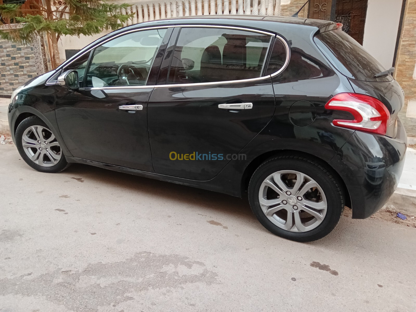 Peugeot 208 2015 Allure