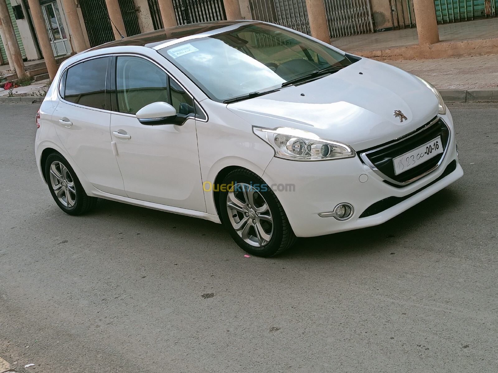 Peugeot 208 2015 Allure