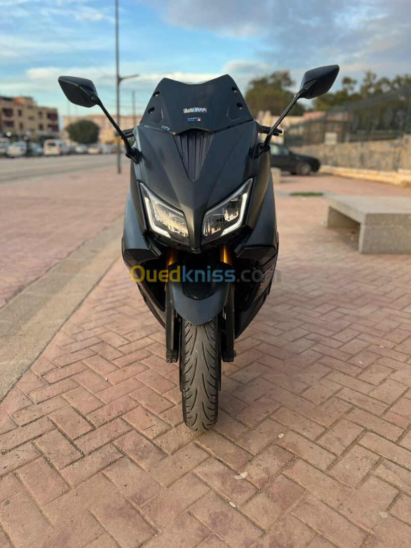 Yamaha Tmax iron 2 2015