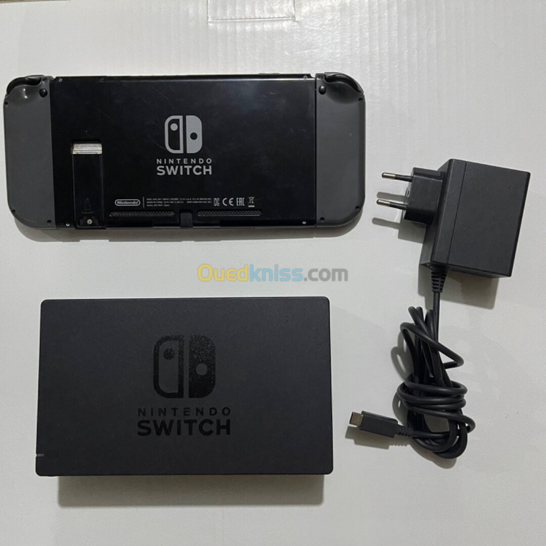 Nintendo switch non flashé avec dock et chargeur 