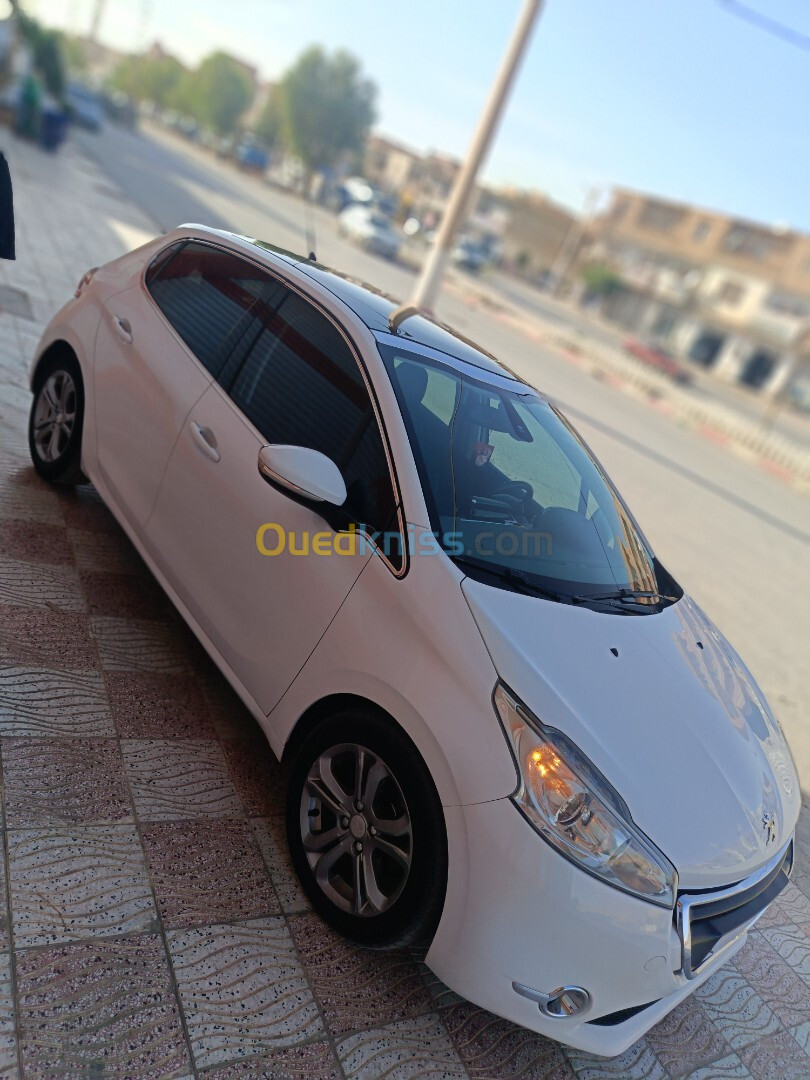 Peugeot 208 2014 Allure