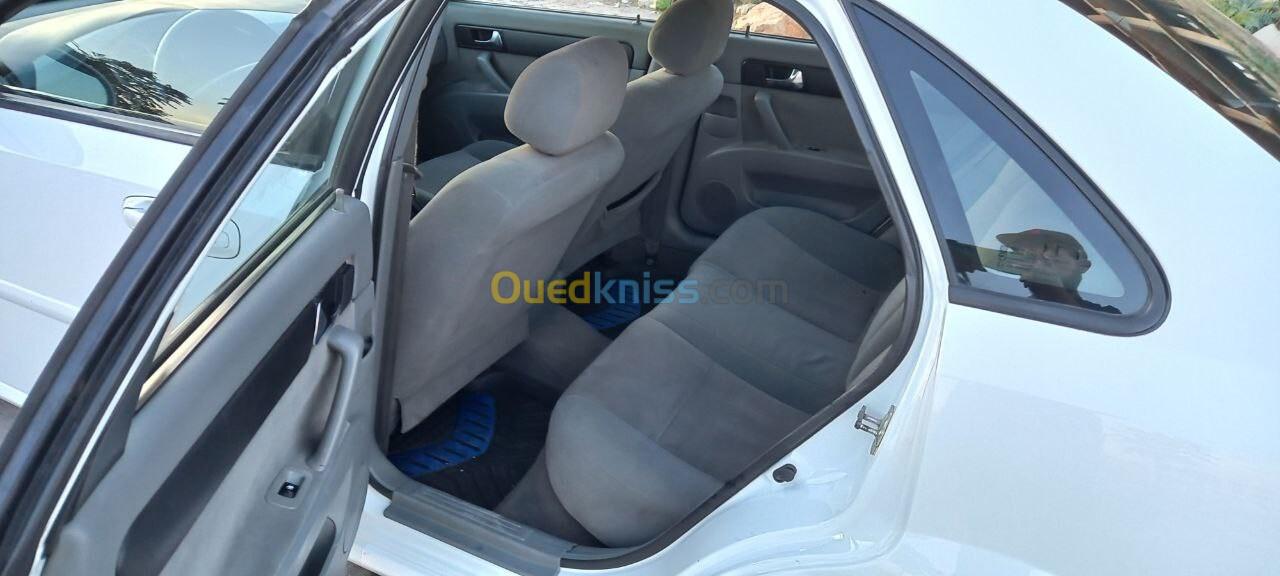 Chevrolet Optra 4 portes 2012 Optra 4 portes