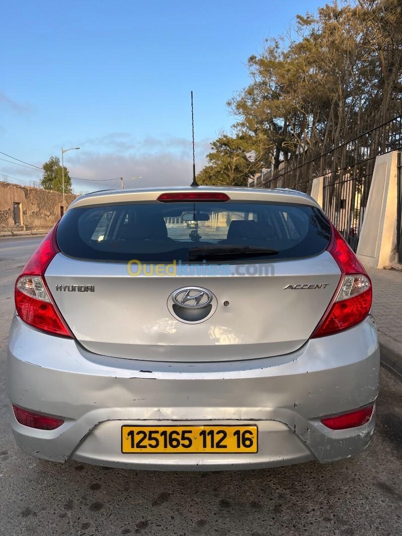 Hyundai Accent RB  5 portes 2012 