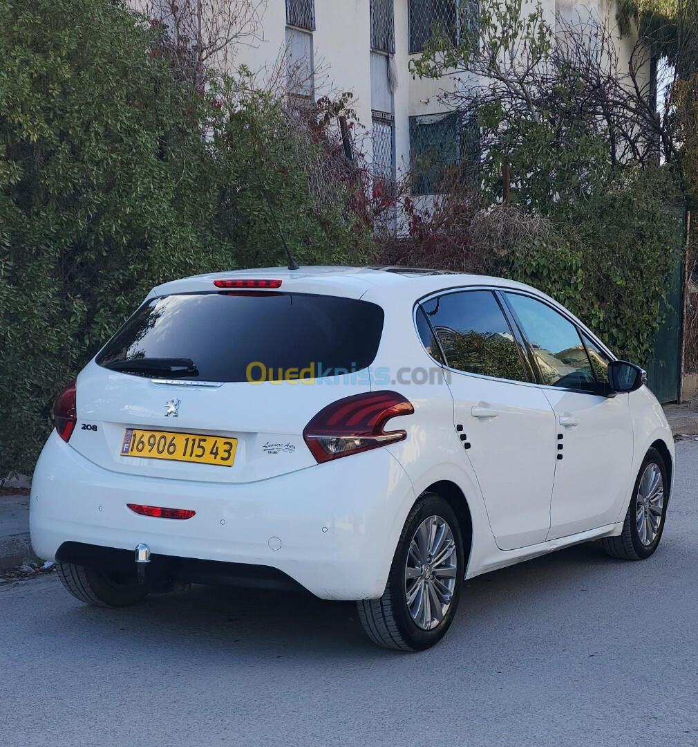 Peugeot 208 2015 Allure Facelift