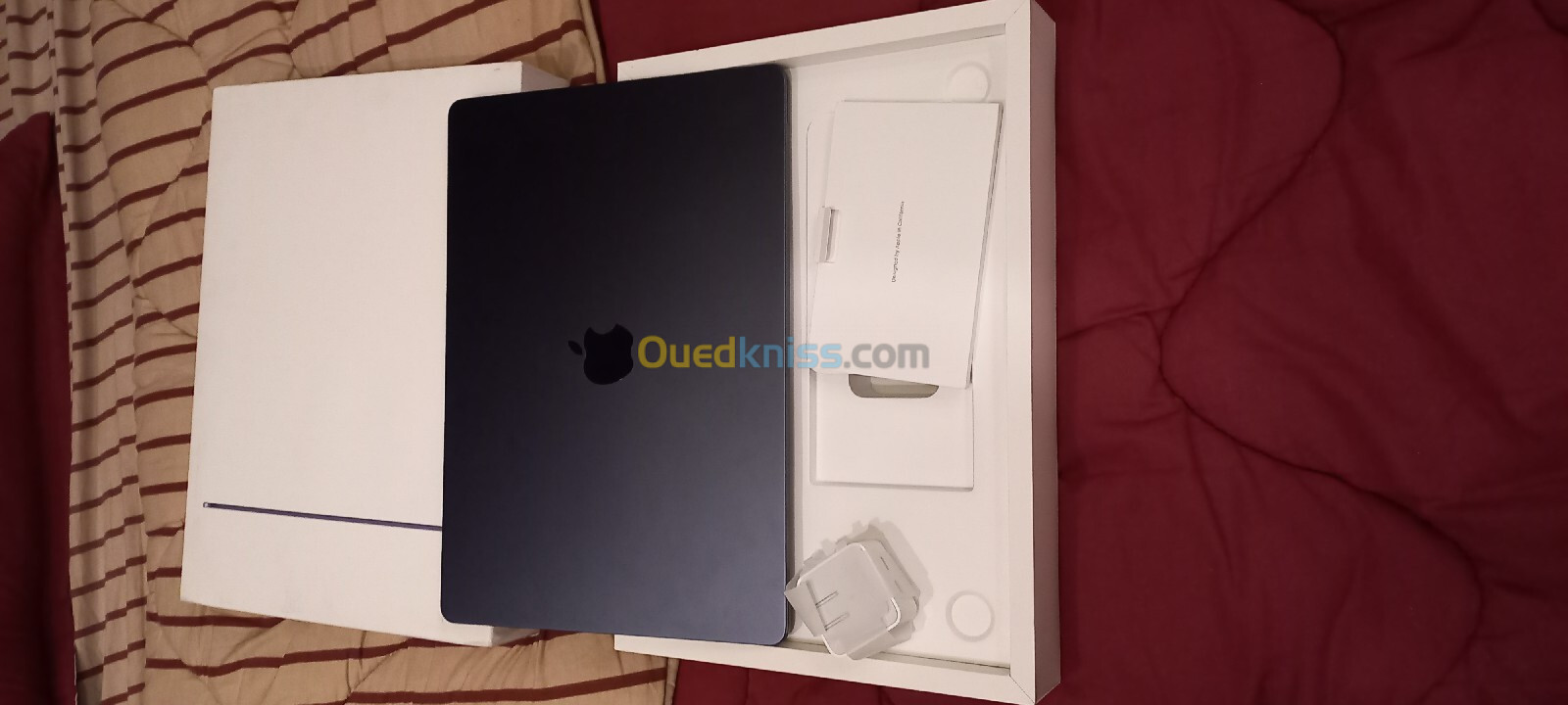 Macbook air M3 8GB  256 SSD 15 pouce