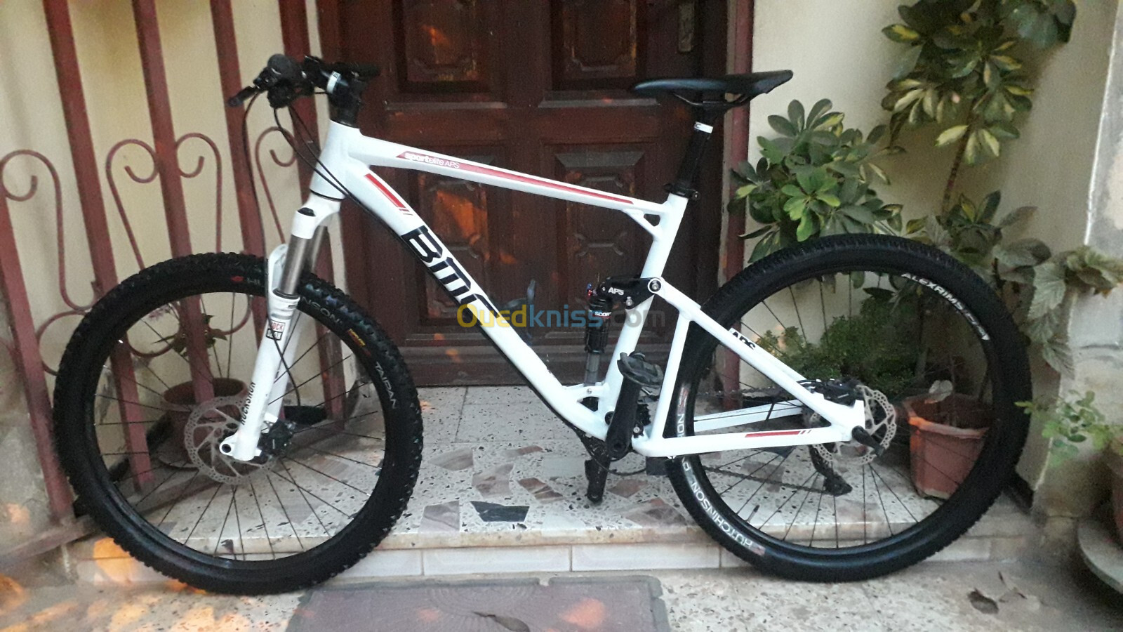 VTT BMC double suspension taille L 27.5