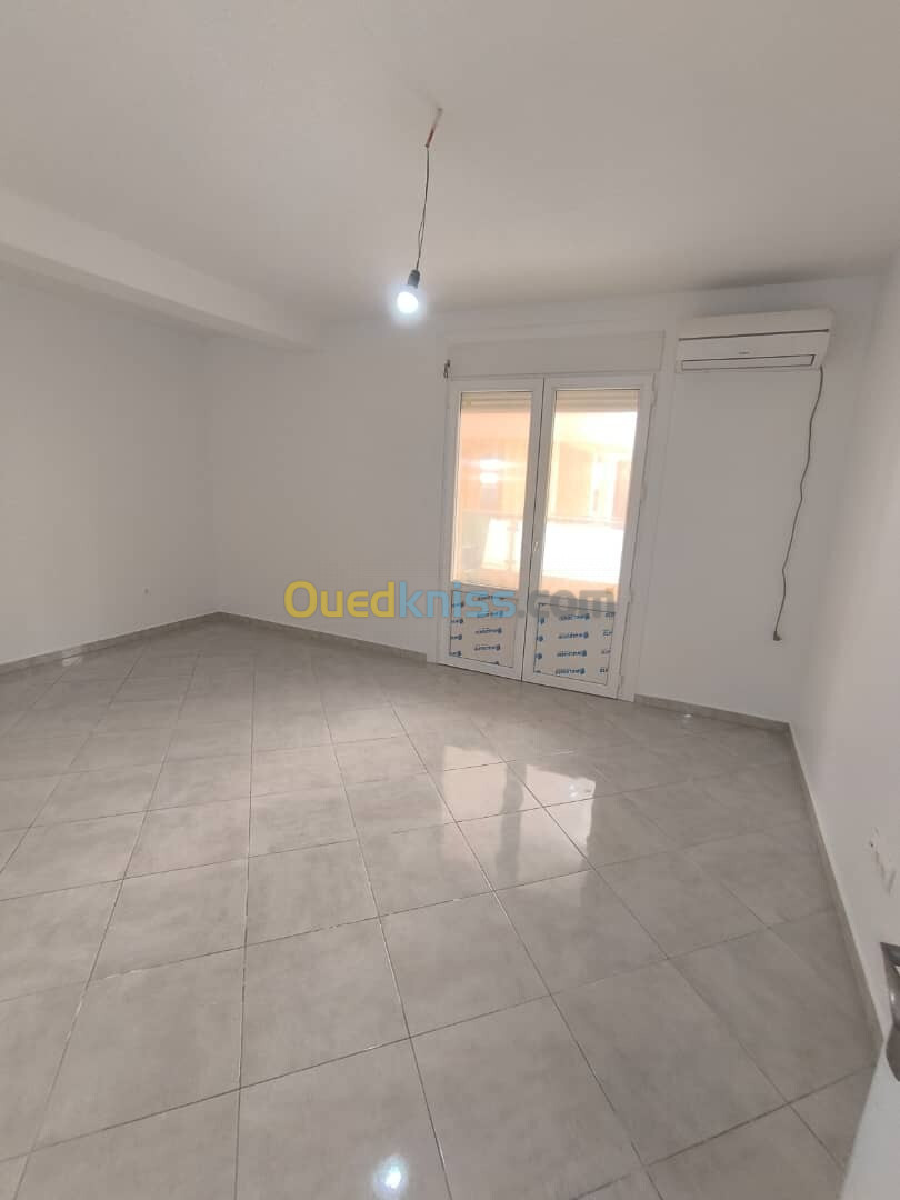 Location Appartement F4 Alger Souidania