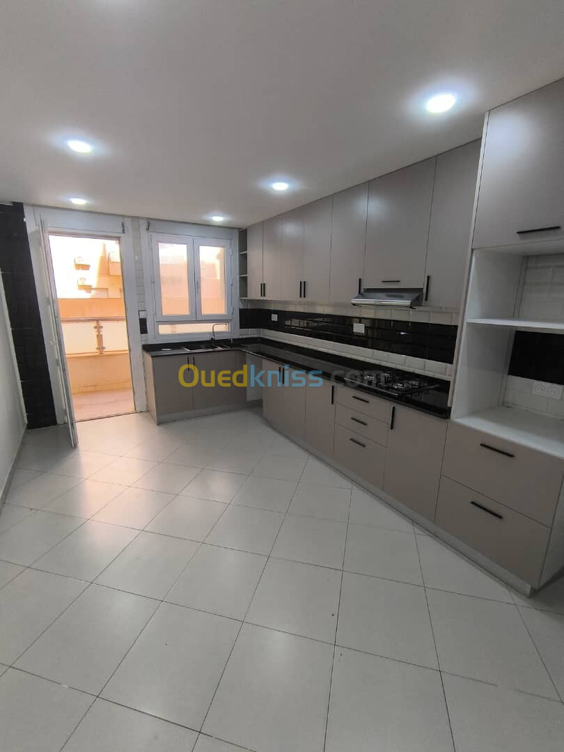 Location Appartement F4 Alger Souidania