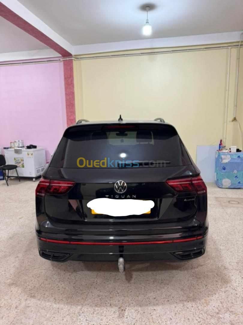 Volkswagen Tiguan 2023 Black black