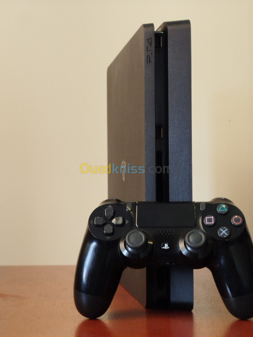 PS4 slim - sans flash - 500gb avec 3 manettes