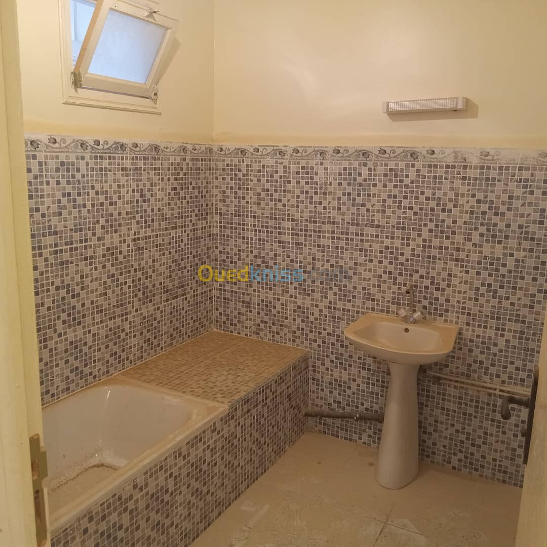 Location Appartement F03 Alger Draria