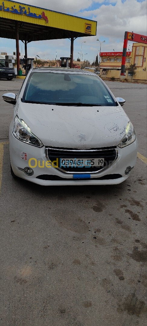 Peugeot 208 2015 Allure