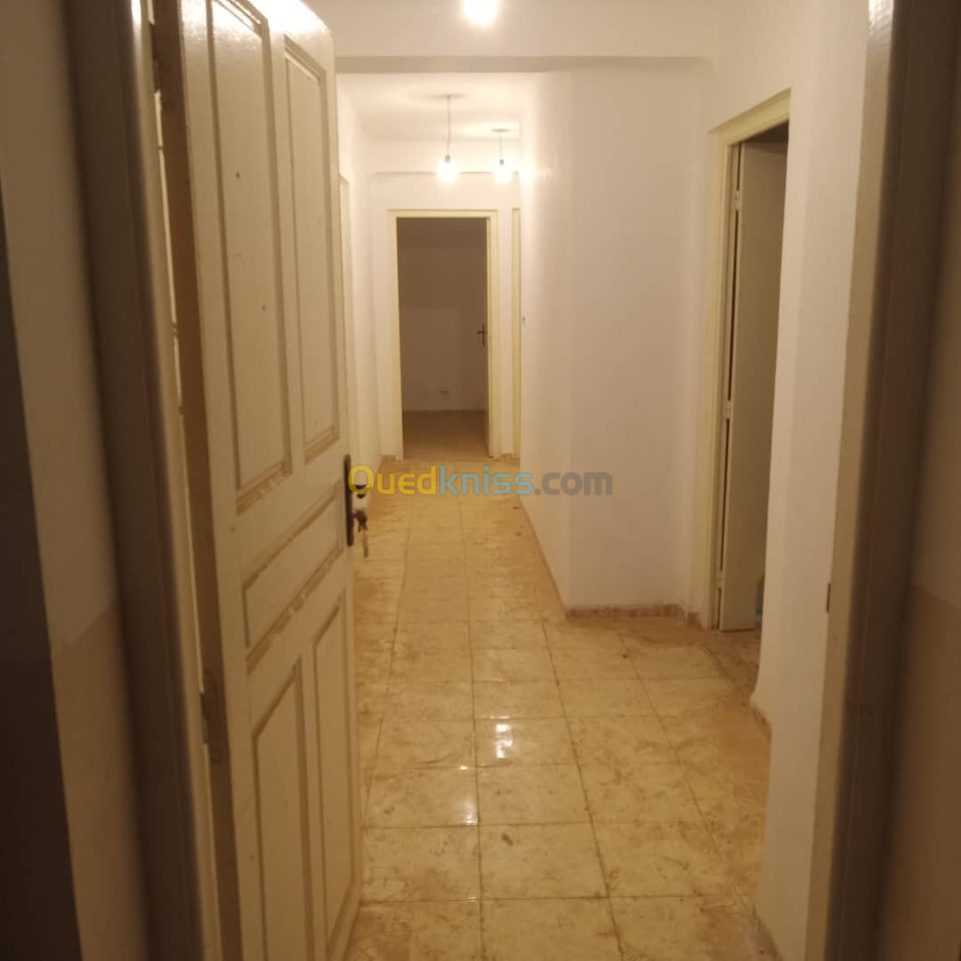 Location Appartement F03 Alger Draria