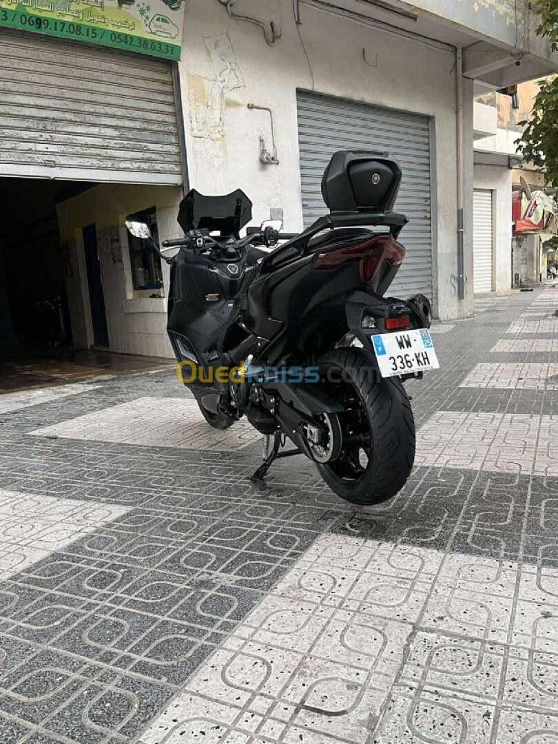 Yamaha Tmax 2024