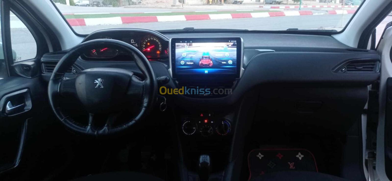 Peugeot 208 2015 208