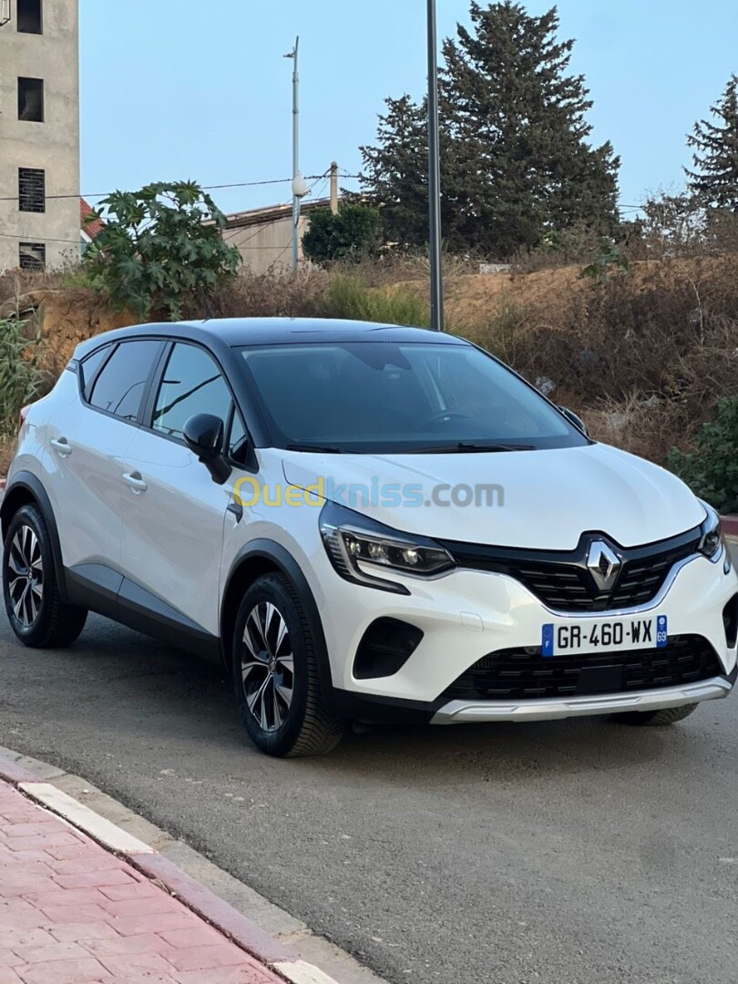 Renault Captur GPL blanc nacré 2023 Full options