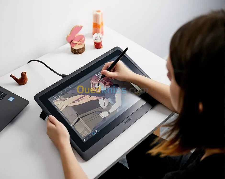 WACOM CINITIQ 16 - TABLETTE GRAPHIQUE UDTK166K0B - 16" FHD - 60 Hz - STYLETPRO 2 - 8192 LPI - NOIR