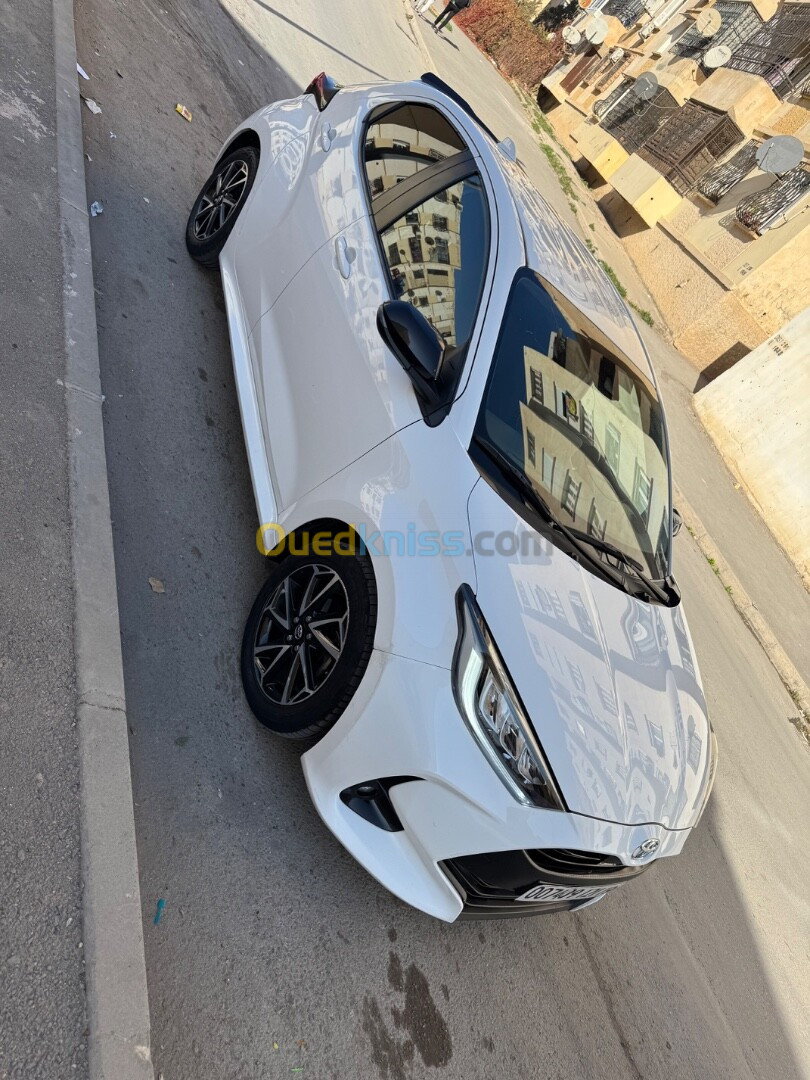 Toyota Yaris 2021 Lounge CVT