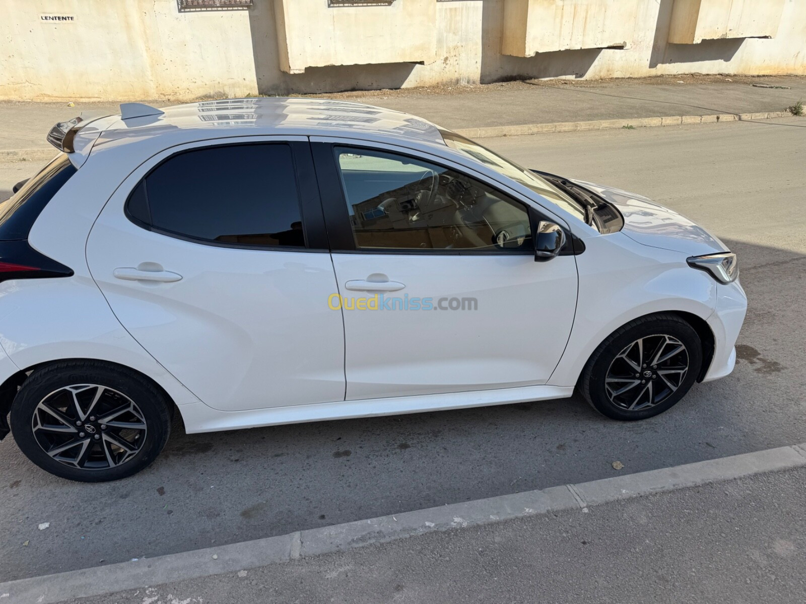 Toyota Yaris 2021 Lounge CVT