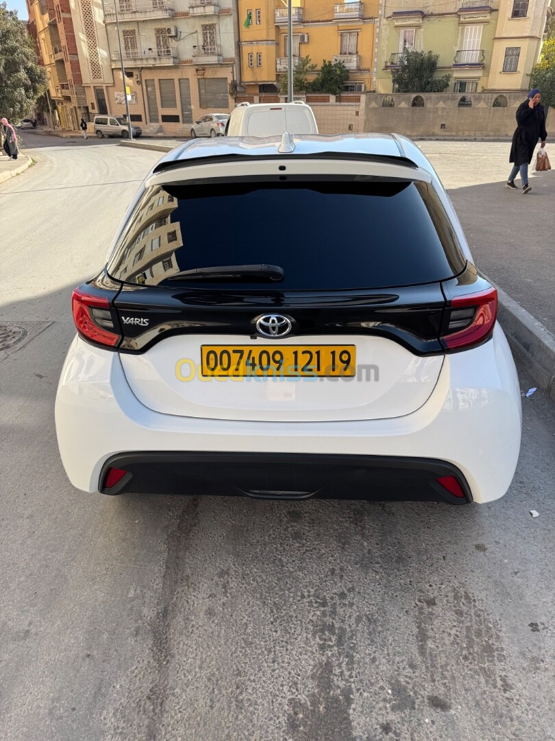 Toyota Yaris 2021 Lounge CVT