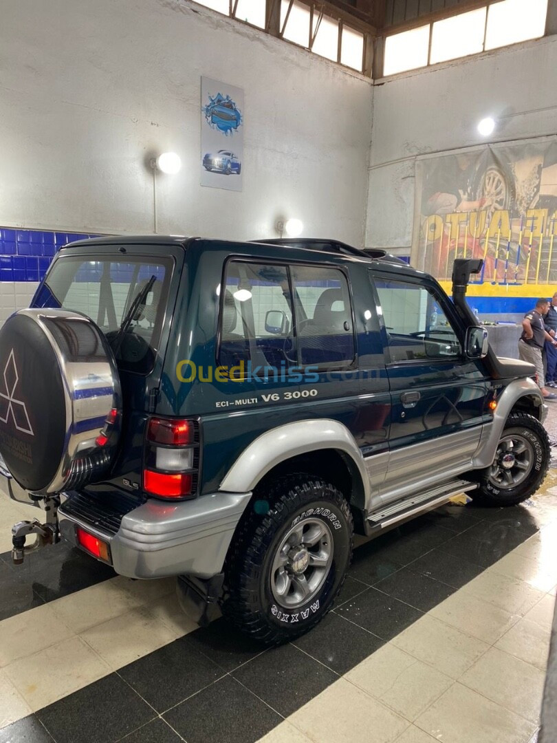 Mitsubishi Pajero Court 2000 Pajero Court